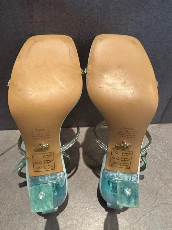 Aldo x Disney Aladdin Jasmine Women's Aqua genie lamp charm heels 🧞‍♂️ - Picture 7 of 8